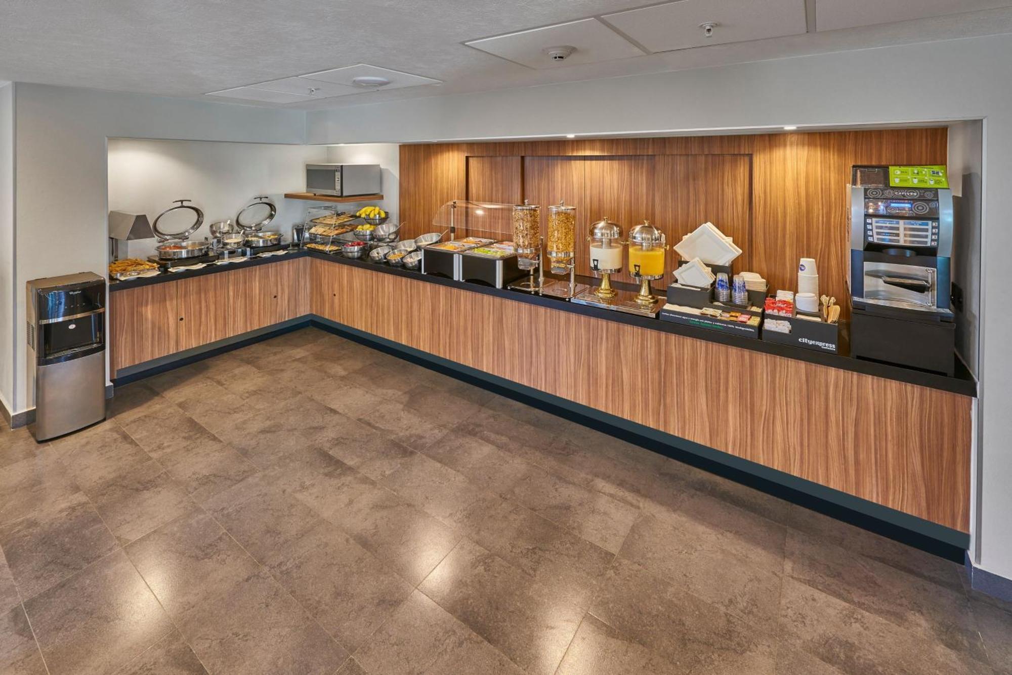 City Express By Marriott Irapuato Exterior foto